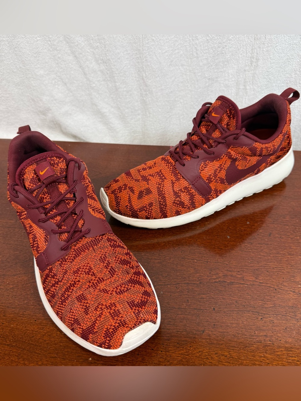 Nike Roshe One KJCRD Women 9.5 Orange Red Sail Jacquard Knit Sneakers 705217-800